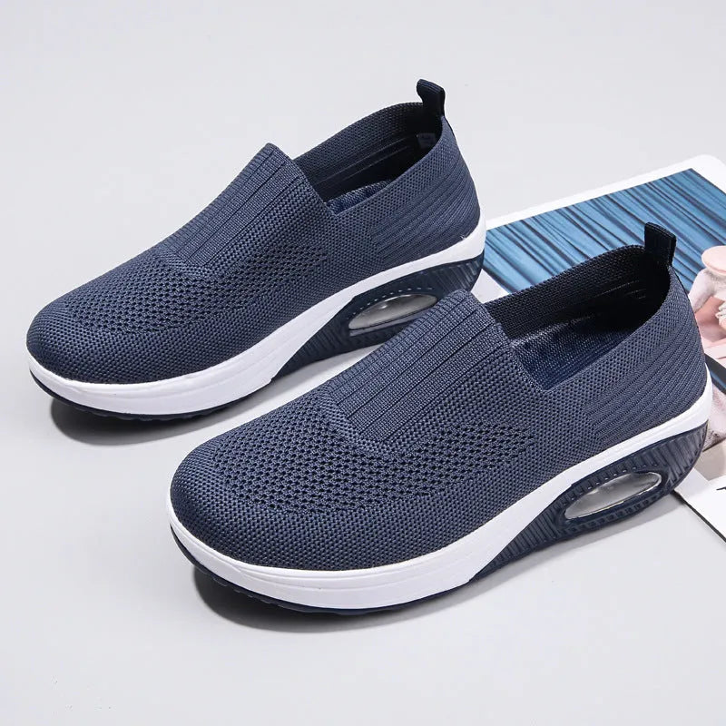 Women's mesh running shoes with round toe and mid-heel in various colours
