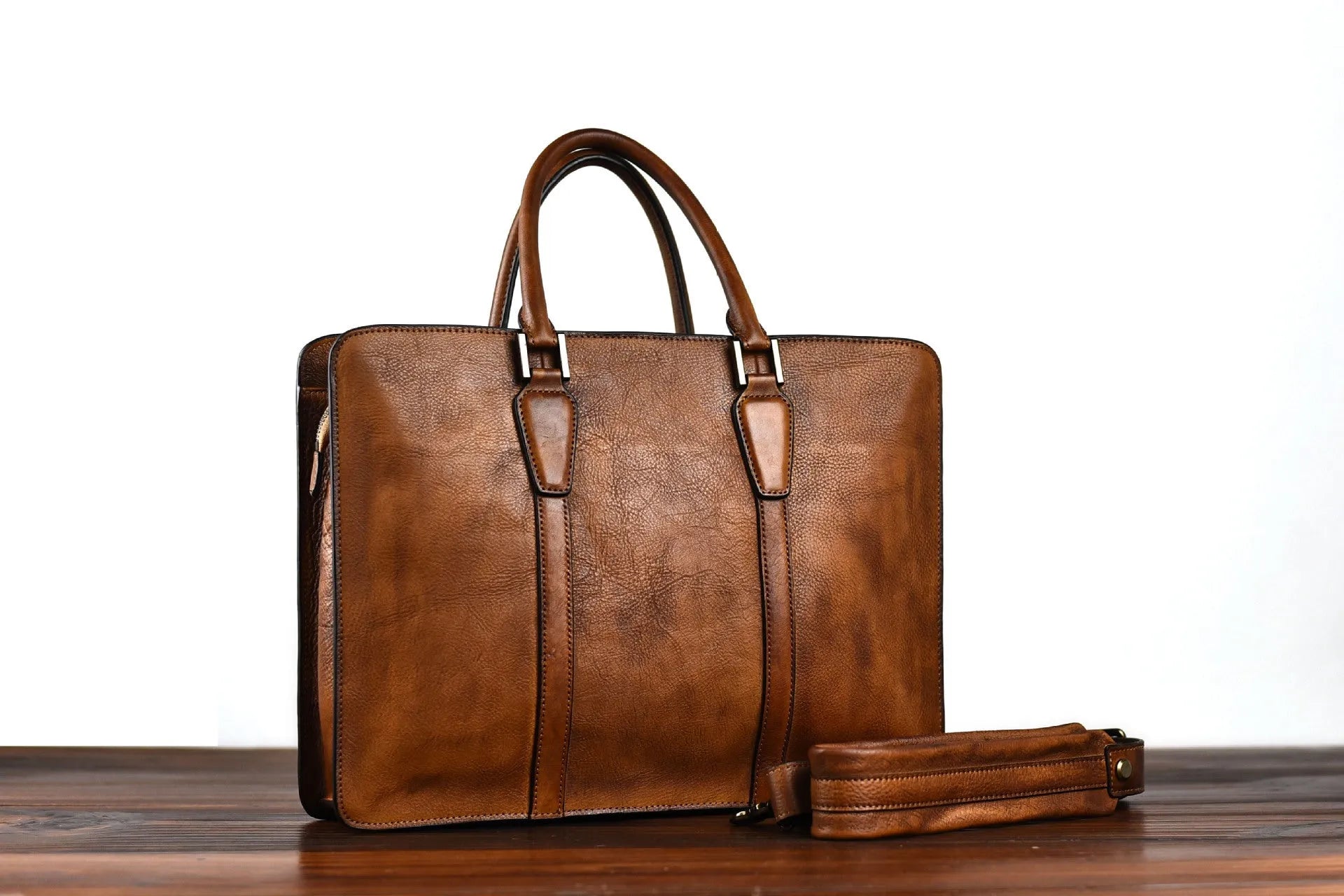 Men's 14-inch horizontal leather business handbag in khaki colour with zipper closure