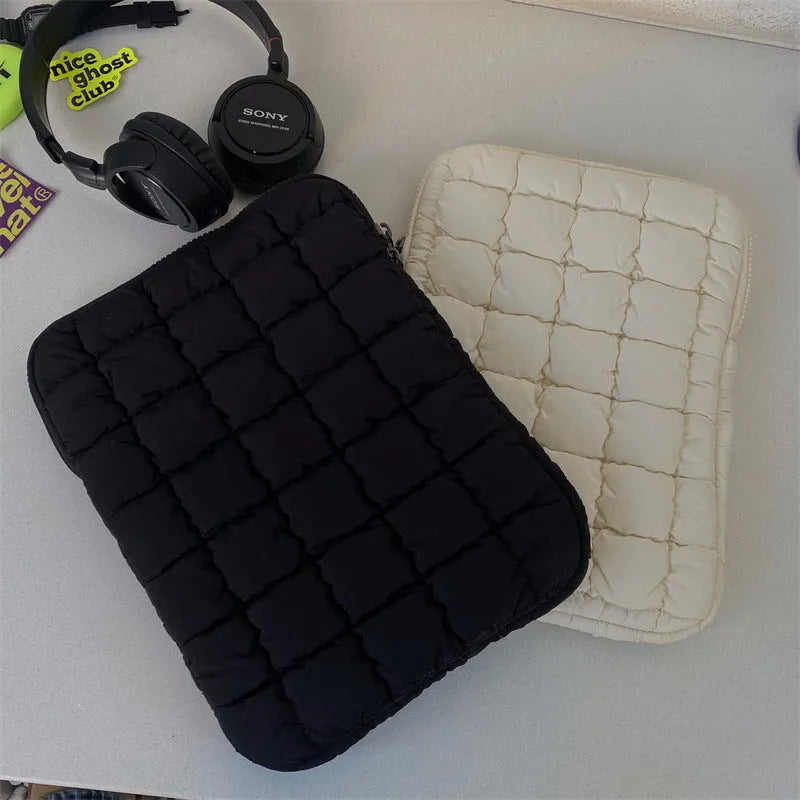 Black or white nylon laptop bag with large capacity for 11-inch to 15.6-inch computers
