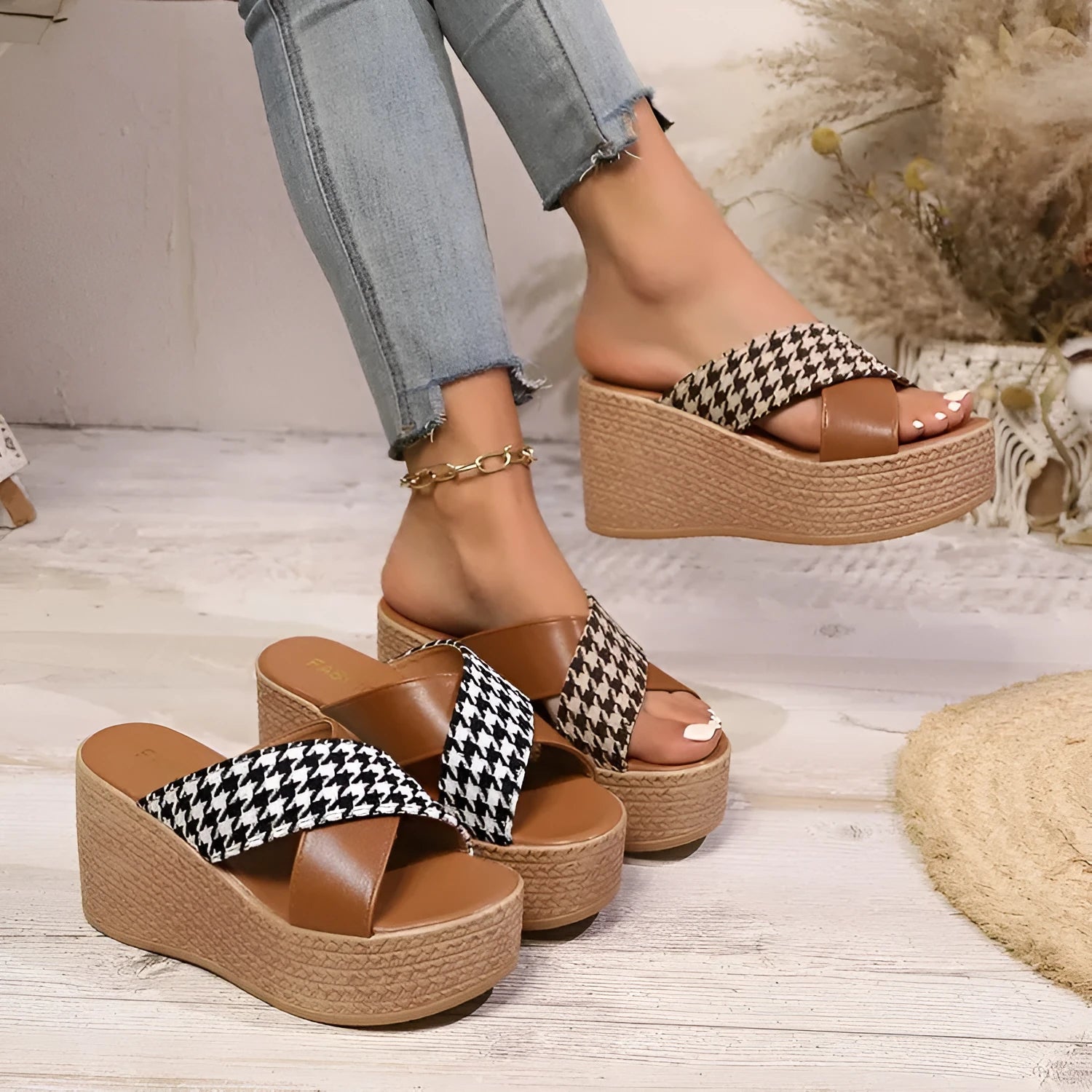Cross leopard plaid wedge sandals in brown and black colours with rubber soles