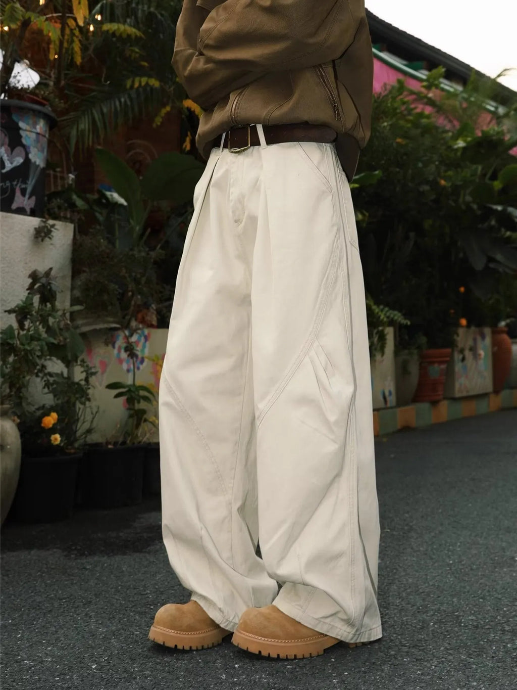 Men's straight leg trousers in stripe pattern with micro elasticity, shown in black, brown and apricot colours