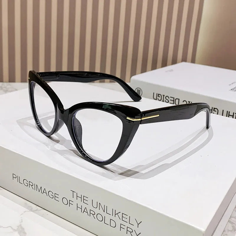 Women's cat's eye reading glasses with dragon and phoenix decoration on large frame