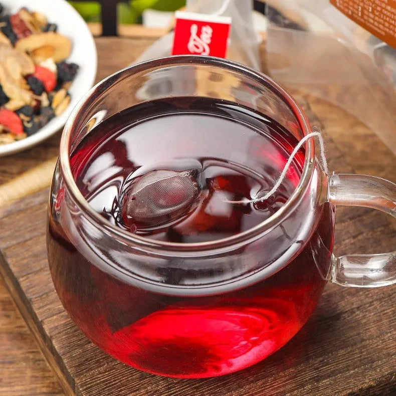 Box of ginseng black wolfberry tea containing 40 individual tea bags, total weight 200g.