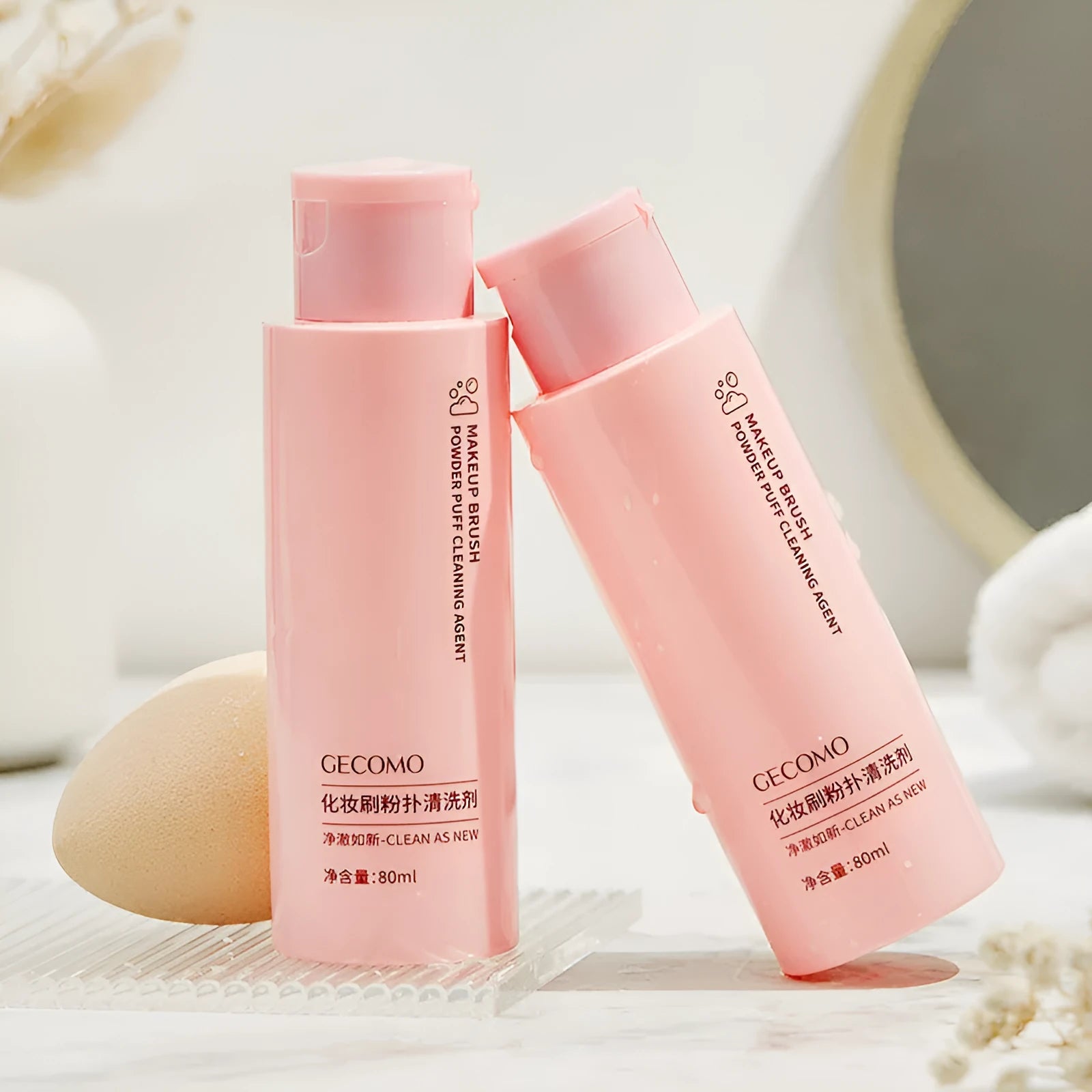 Makeup brush cleaning kit with detergent bottle and no-rinse spray bottle