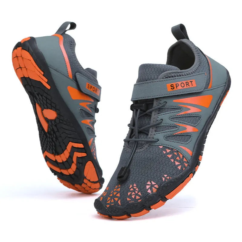 Men's and women's outdoor breathable quick-drying mesh shoes with non-slip rubber sole and low-top lace-up design