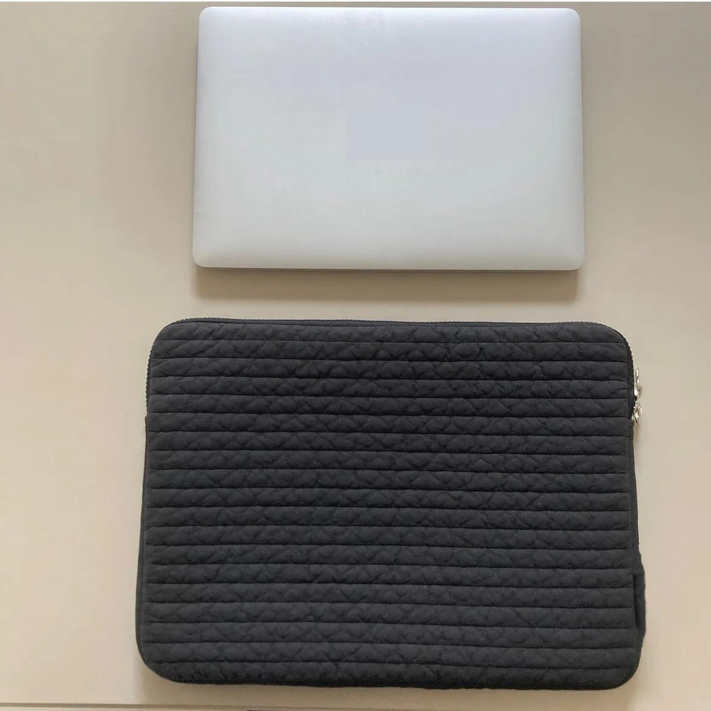 Black and white cotton cloth hand-held laptop clutch bag for anti-seismic tablet protection