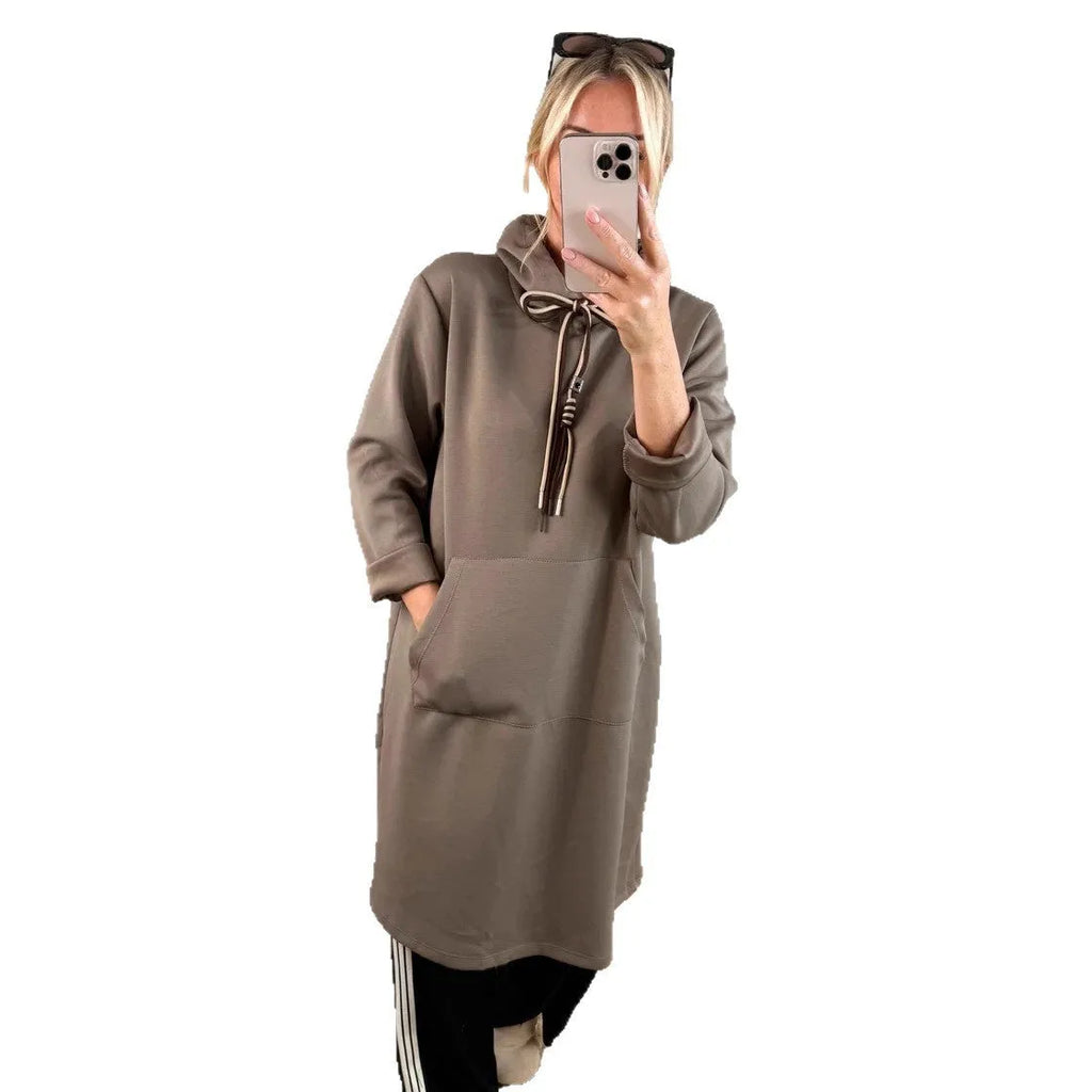 Women's loose oversized knit hooded maxi dress with pockets in solid colour, polyester construction