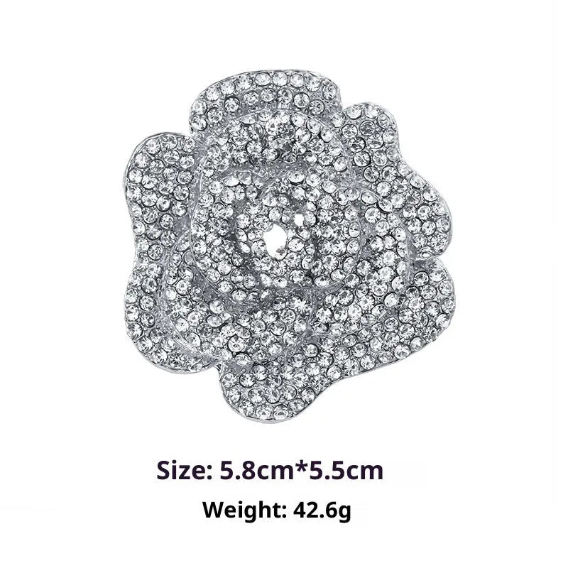 Minimalist pearl floral brooch with diamond inlay on alloy base, sweet and cool style for women