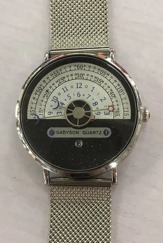Men's gold and silver sport watch with 40mm dial and 30M waterproof rating