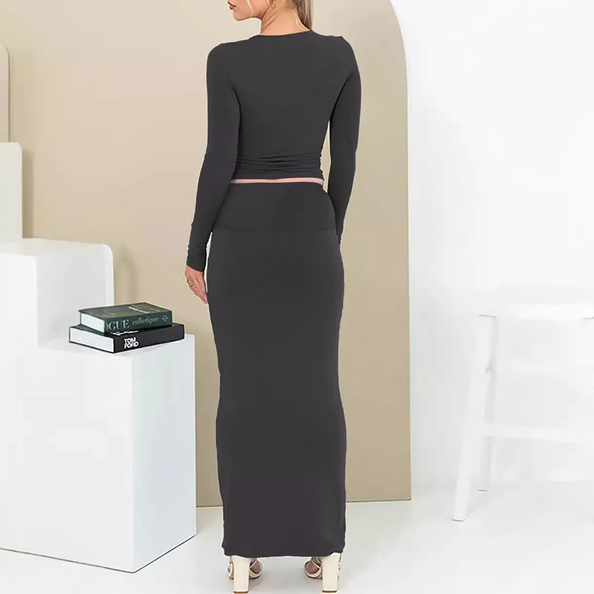 Women's slim fit autumn two-piece suit with three-quarter sleeves and long skirt