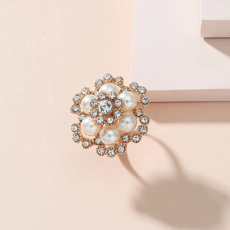 Simple Retro rhinestone pearl flower ring with white KC gold finish and adjustable opening