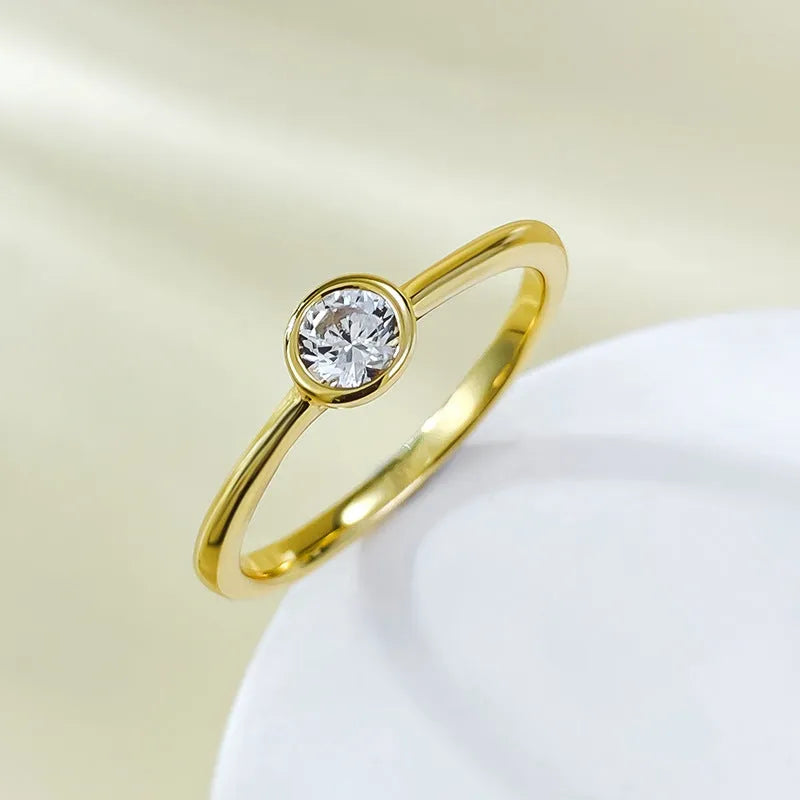 Minimalist silver ring with crown shape design in Korean style with line detailing
