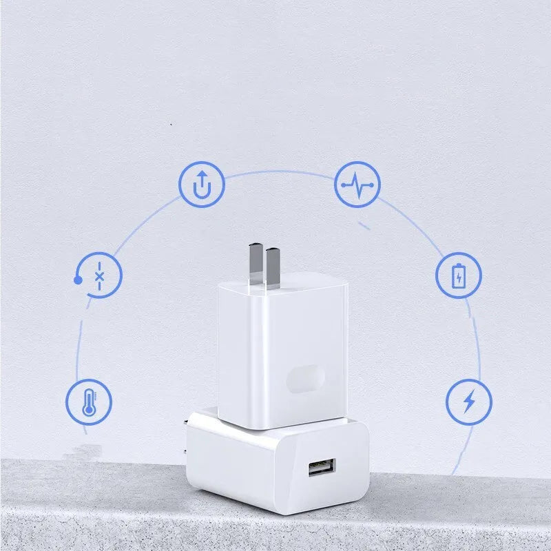 White 40W QC3.0 fast charging head and 5A USB cable for mobile phones.