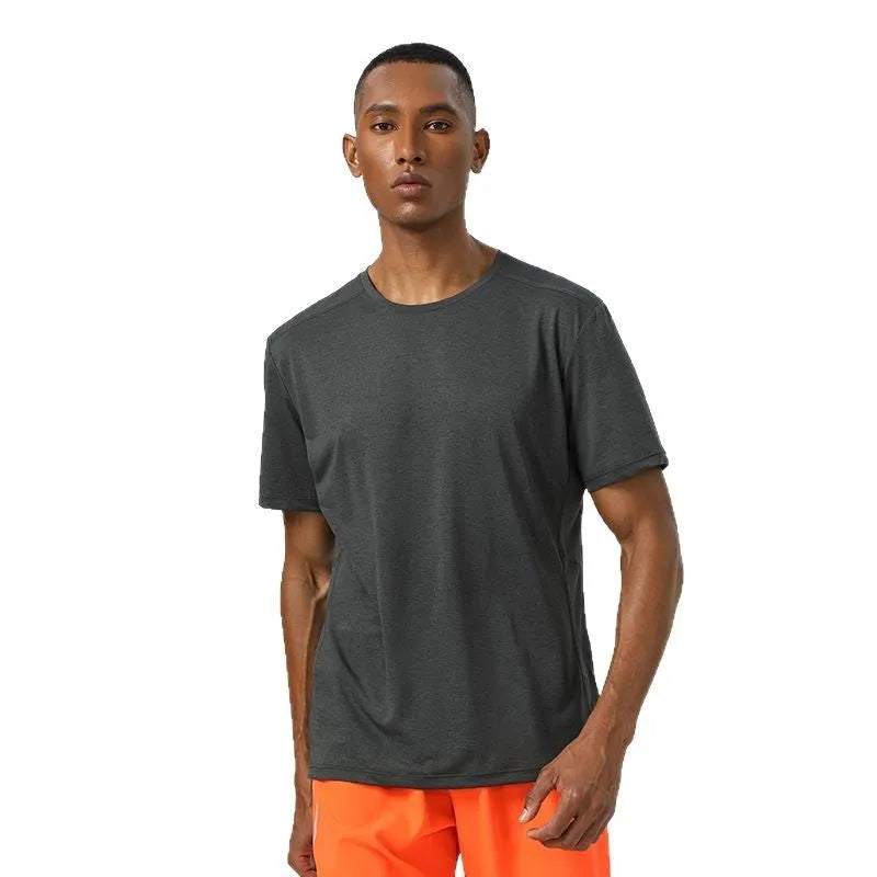 Men's short sleeve polyester sports t-shirt with quick-drying fabric and reflective elements in three colour options