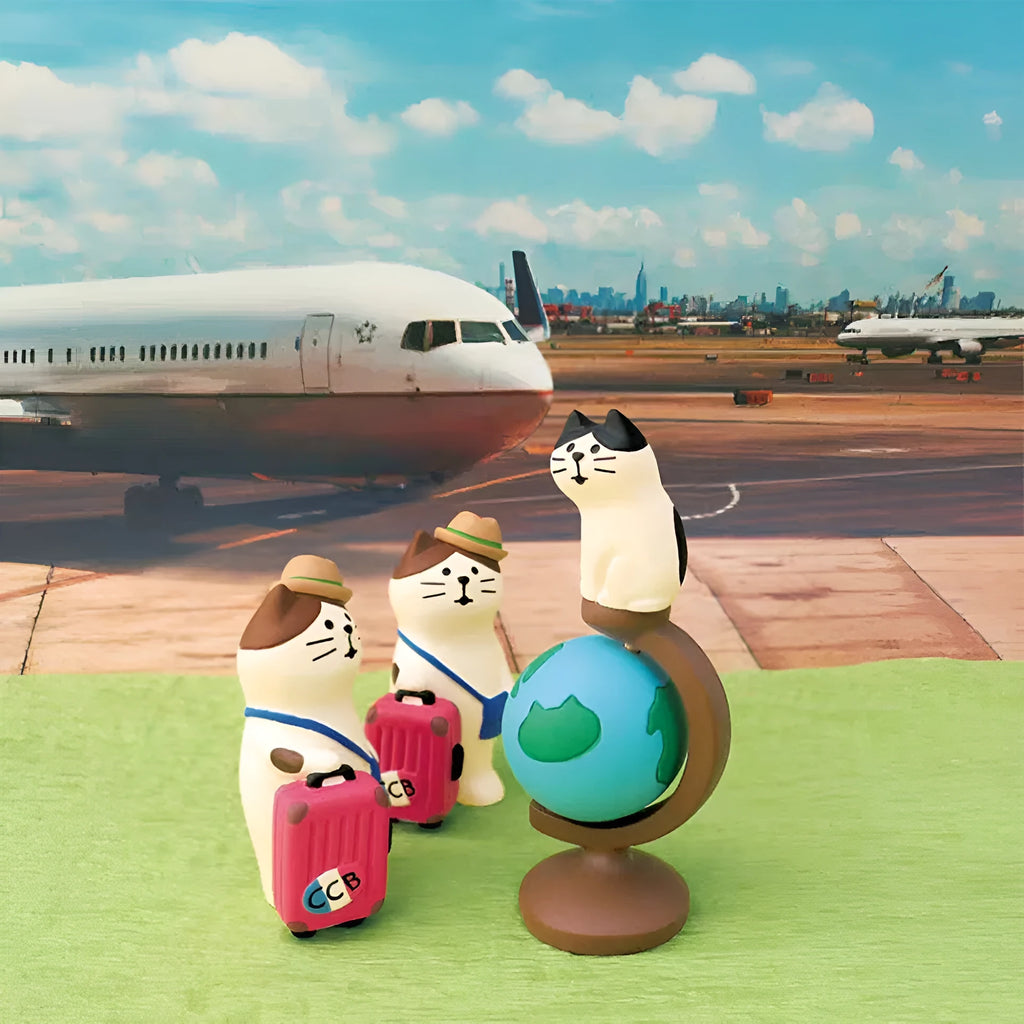 Cartoon cat Statue of Liberty resin statue holding a world globe, Carp Cat and Earth Instrument Cat styles.