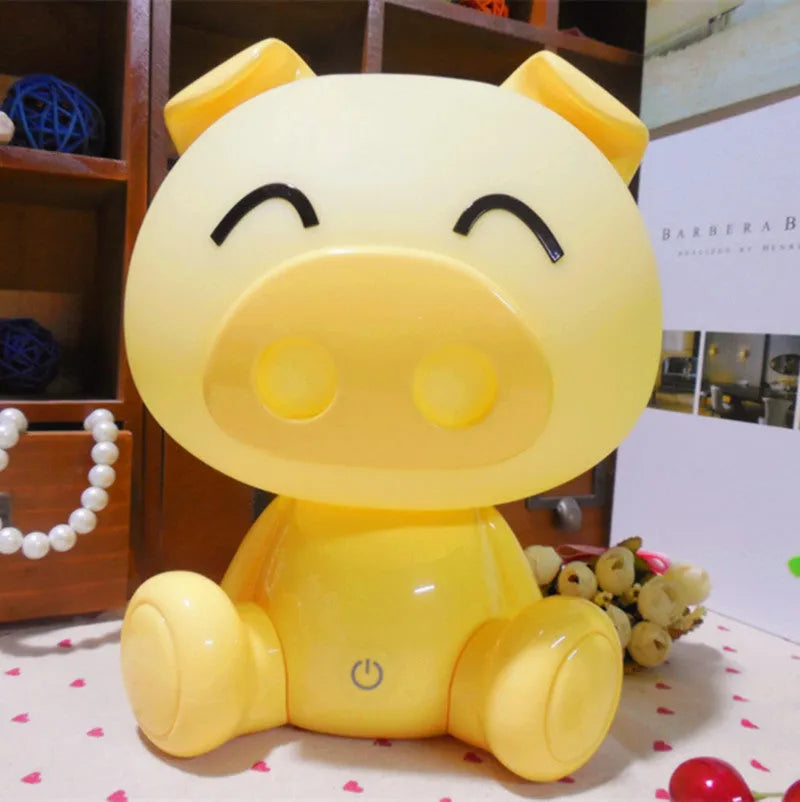 Cartoon pig small night lamp in pink ABS plastic with USB cable and power adapter
