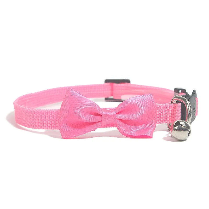Multi-colour adjustable cat collar with bell and striped pattern in nylon material