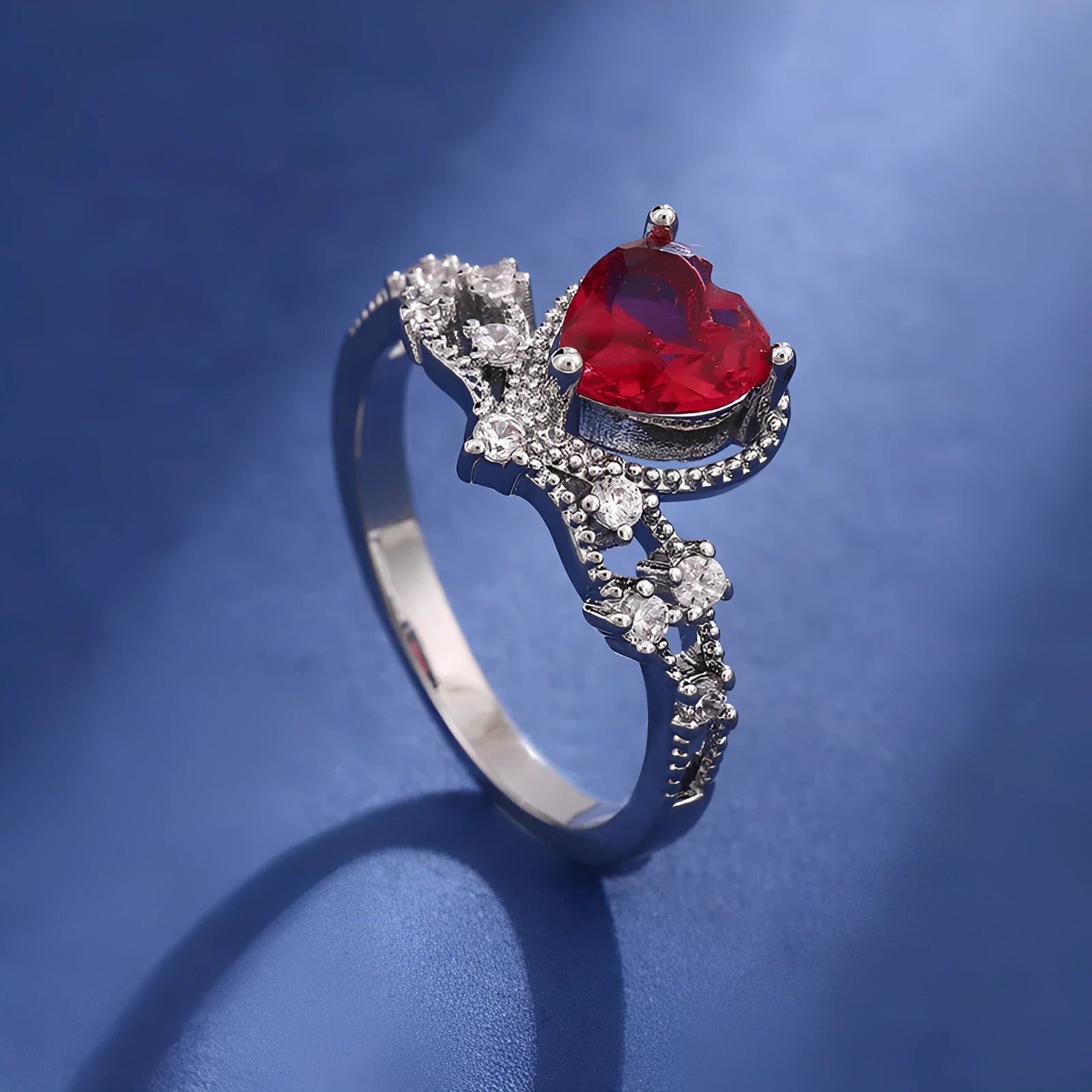 Silver heart-shaped zircon ring for women, copper palace style, available in sizes No 6 to No 10