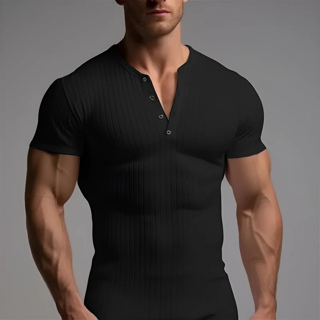 Sports slim-fitting muscle men's short-sleeved T-shirt in polyester fabric with athletic cut