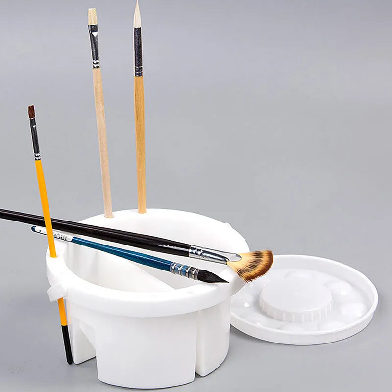 White plastic brush holder with 16.5cm diameter for painting brush storage