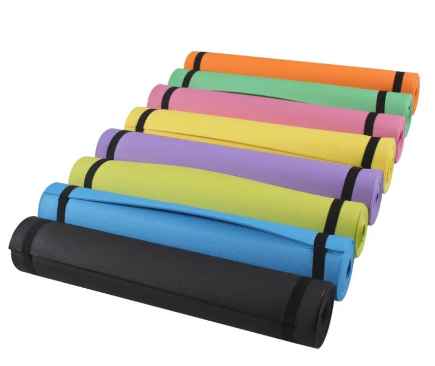 Red EVA fitness yoga mat with rolled black mat beside it, showing thickness options of 4mm and 6mm.