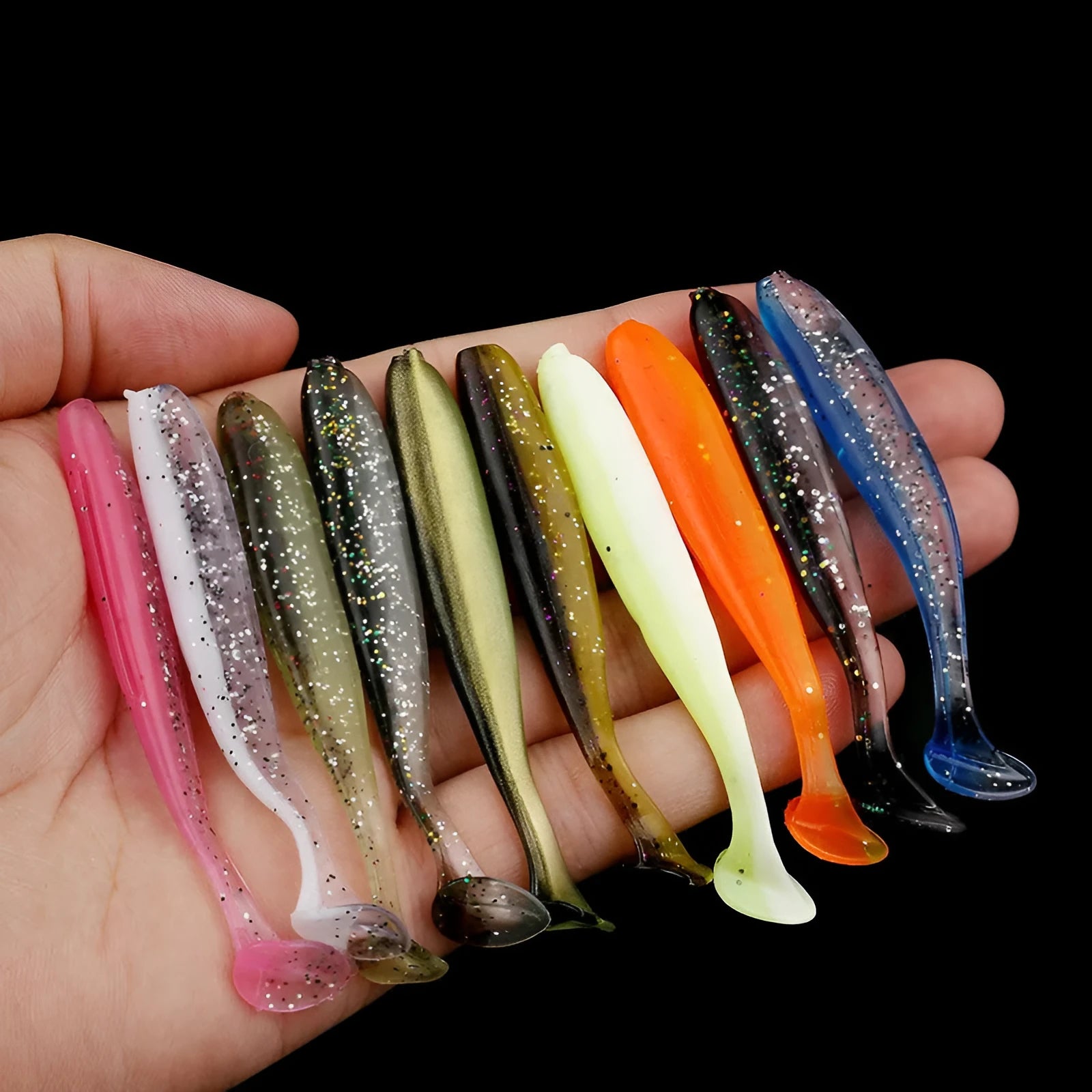 Two-tone soft plastic worm fishing lure with T-tail, 7cm long, for mandarin fish and topmouth culter