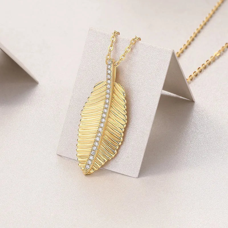 Moissanite gold leaf necklace with 925 silver base and 40+5 cm snake chain