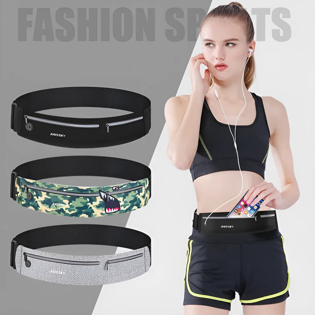 Waterproof waist bag in camouflage pattern with adjustable strap for outdoor use
