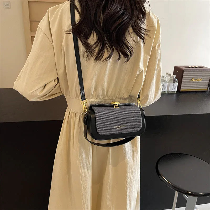 Women's crossbody messenger bag in PU with horizontal square shape and contrast stitching