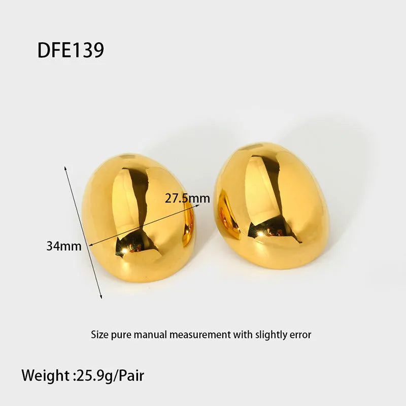 Geometric women's ear studs with a glazed electroplated finish in colour DFE139.