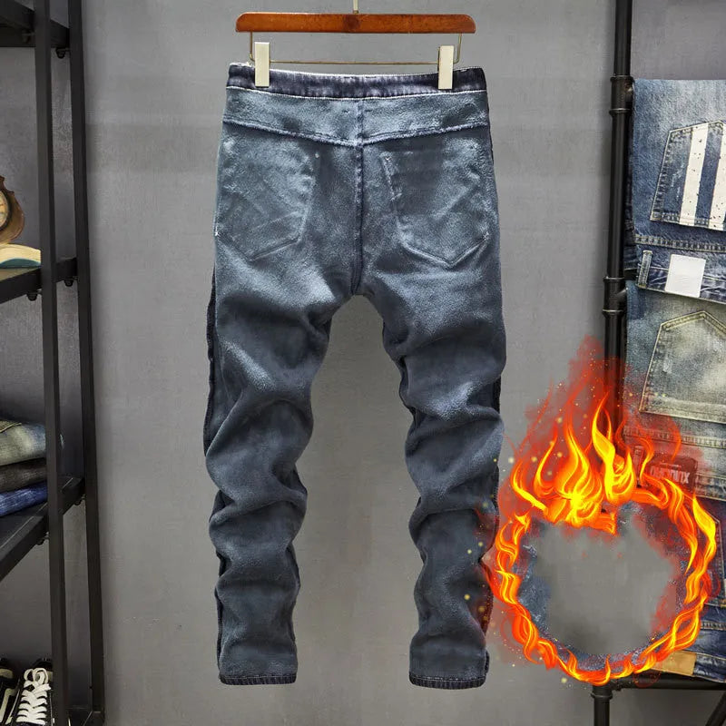 Slim-fitting men's skinny jeans in dark blue or light blue cotton denim with micro elasticity.