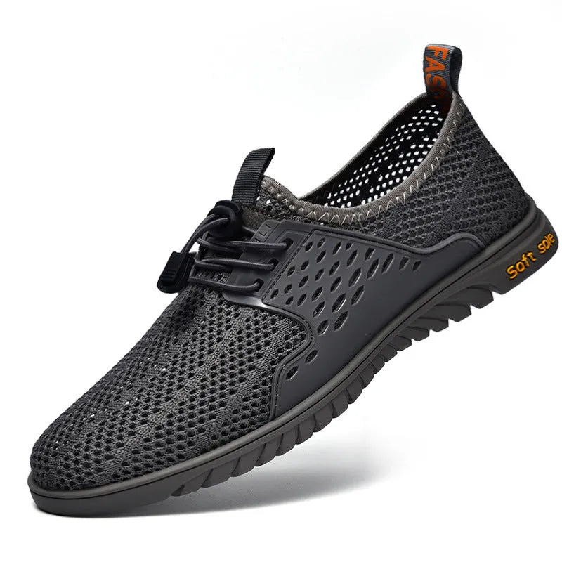 Men's casual breathable summer shoes in mesh with elastic band, shown in sand colour