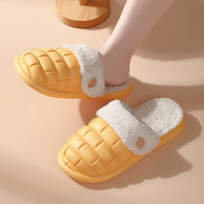 Plaid detachable slippers with a non-slip EVA sole and warm plush inner lining.