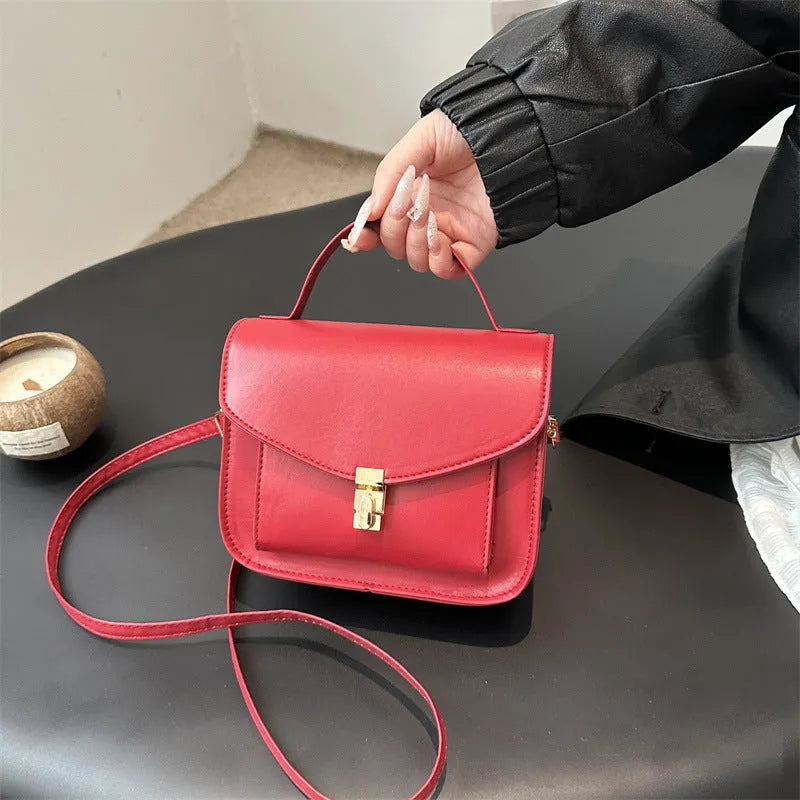 Retro style shoulder messenger bag in PU leather with document organiser compartment