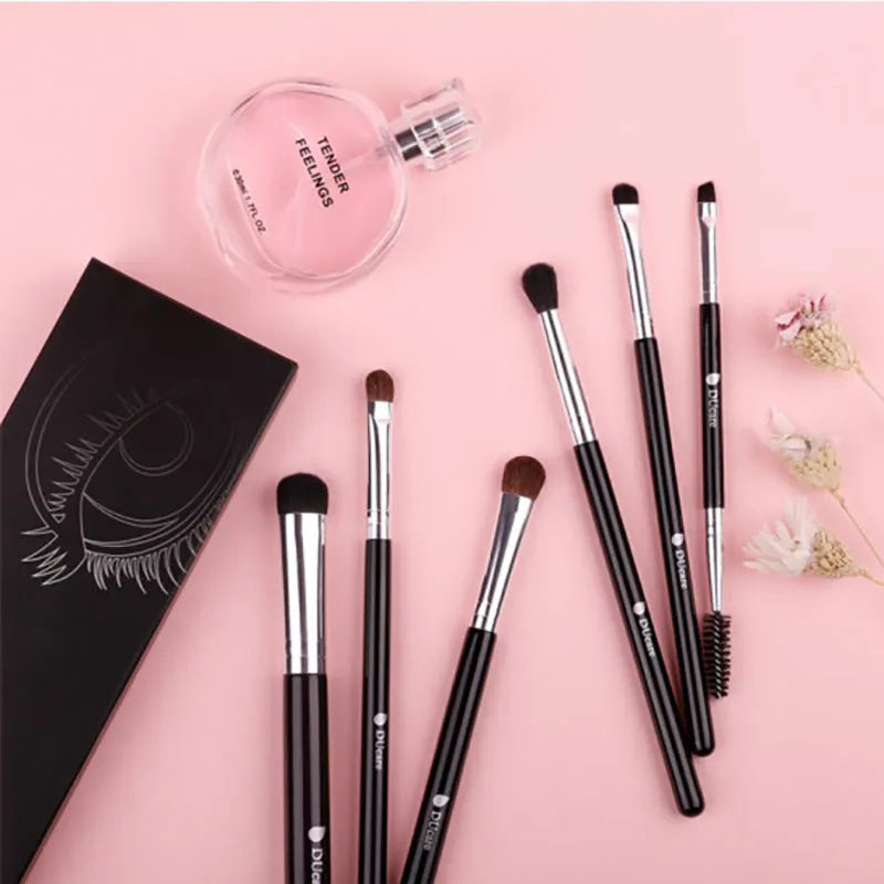Six-piece eye makeup brush set with artificial fibre and animal hair bristles, colour option 6 eye brushes.
