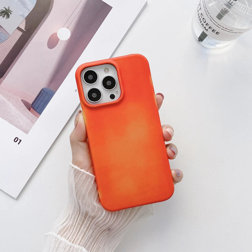 Heat-sensitive inner velvet half-wrap color-changing phone case for iPhone 13 showing black to green shift with PC material anti-drop protection
