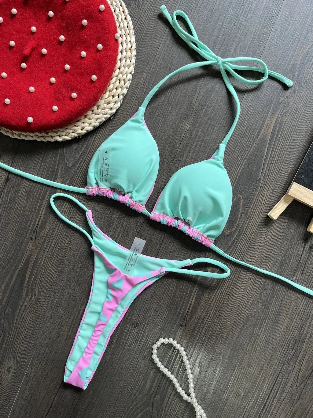 Heart-printed backless swimsuit with split design in quick-drying nylon fabric