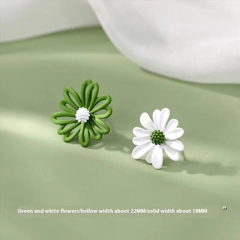 Women's flower stud earrings in blue and orange, white and green, or yellow and white two-tone colour combinations