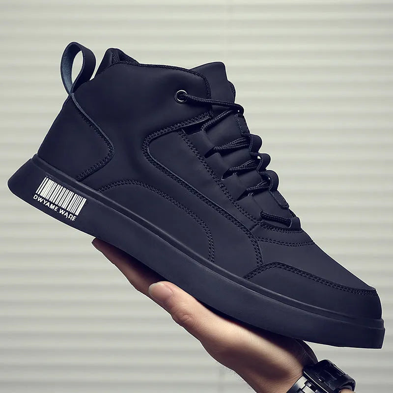Men's white mid-top casual lace-up board shoes with a flat rubber sole on a solid background.