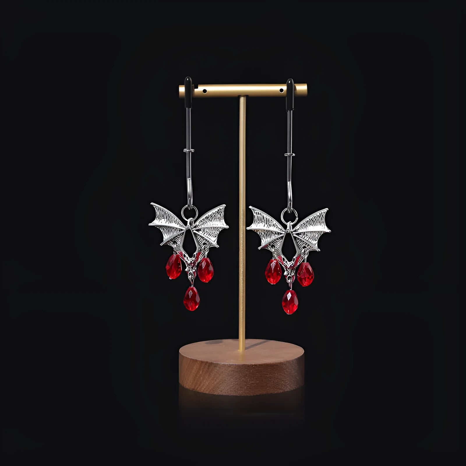 Silver alloy bat nipple clamp with ruby decoration and adjustable mechanism