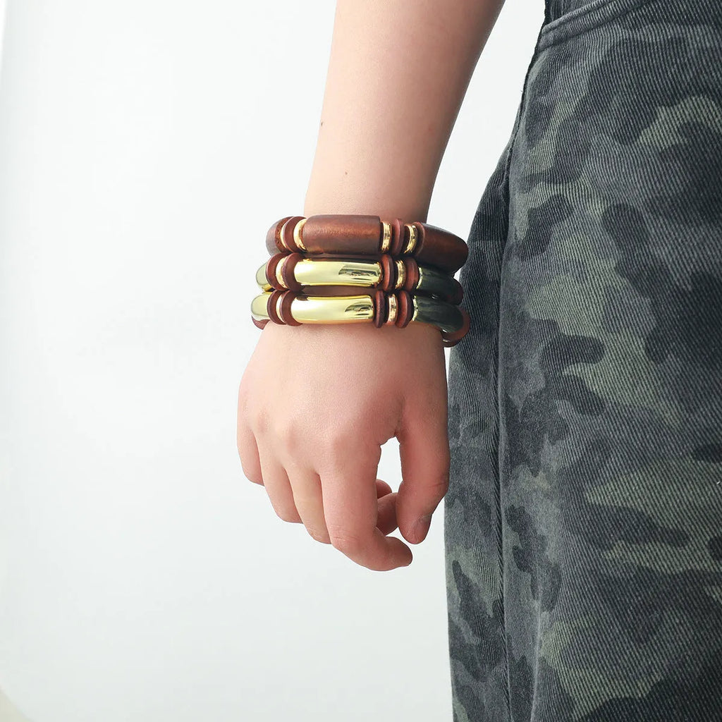 Women's multi-layer necklace and bracelet set with exaggerated European styling and alloy construction