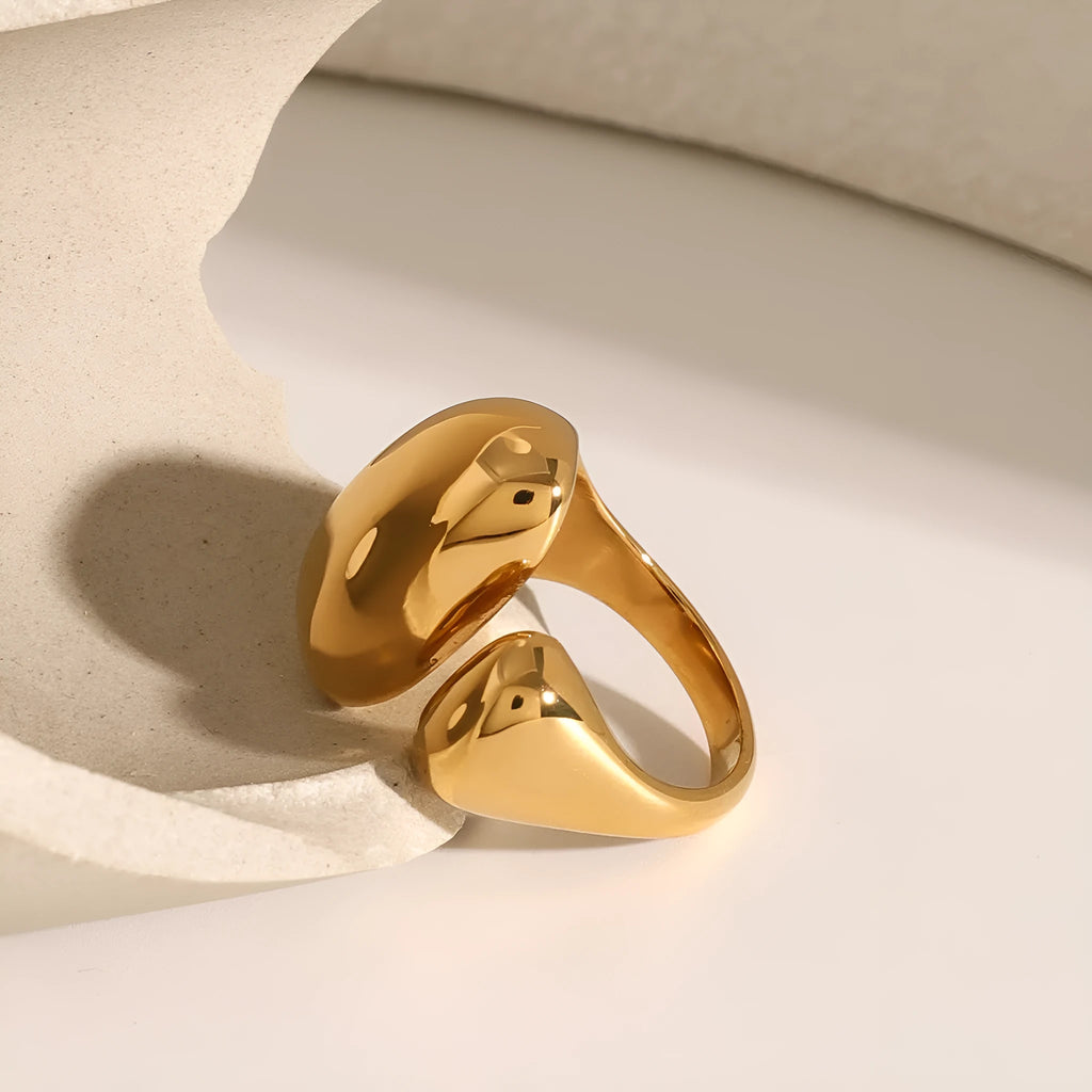 Women's stainless steel geometric open ring with electroplated finish in colour JDR2405081.