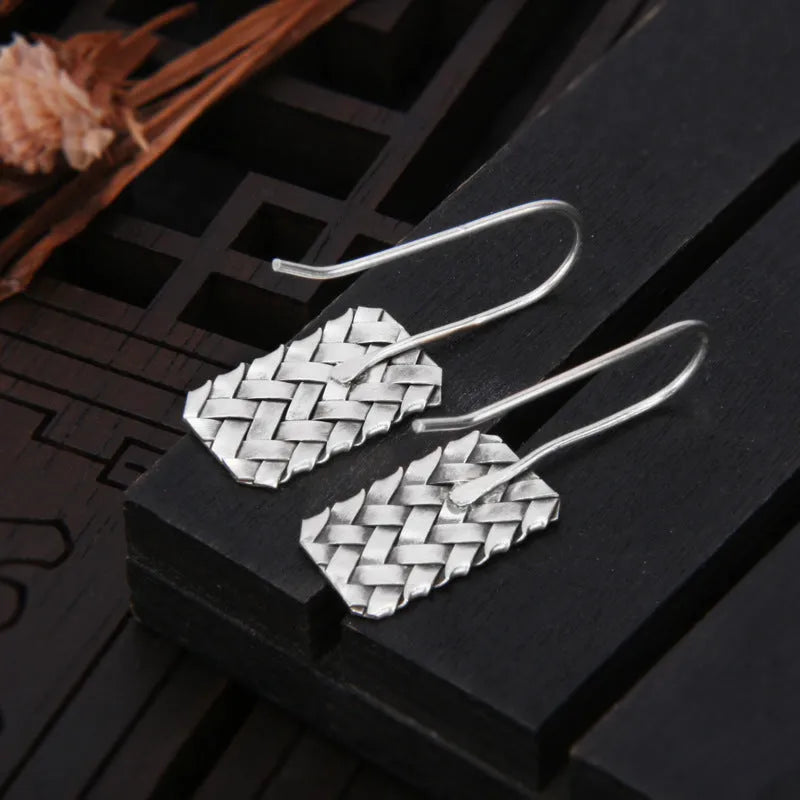 Geometric diamond plaid woven earrings in 925 silver measuring 17.5mm