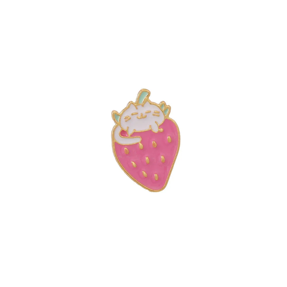 Alloy metal brooch shaped like a cat with a strawberry cake and dripping oil decoration.