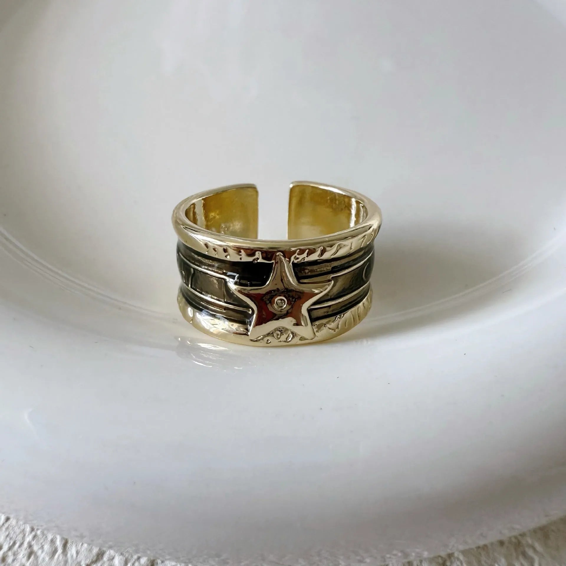 Adjustable distressed copper geometry drop oil ring in ins style.
