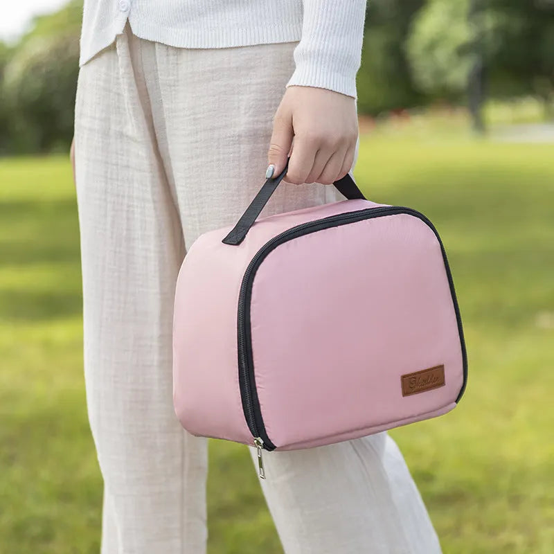 Insulated lunch box bag in textured cloth with large capacity for bento containers