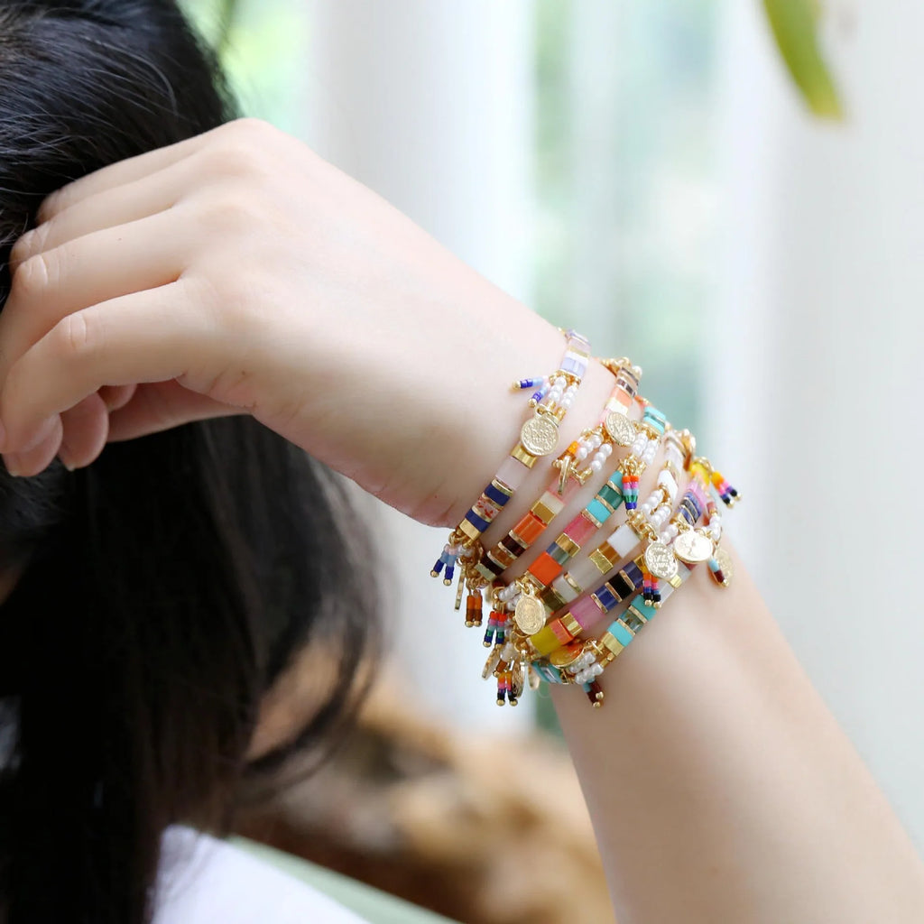 Women's handmade bracelet with imitation pearls and glass beads in six colour variations
