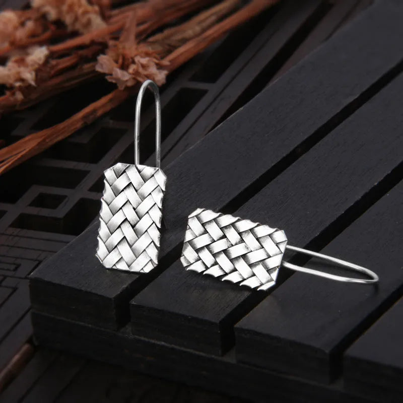 Geometric diamond plaid woven earrings in 925 silver measuring 17.5mm