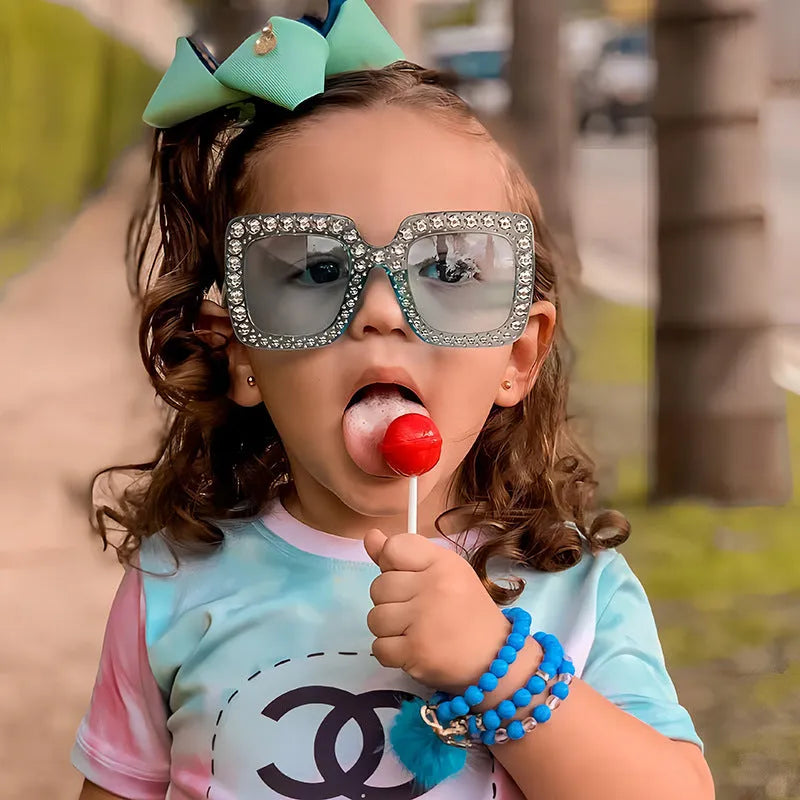 Plastic fashion sunglasses with multiple frame and lens colour options for personality trend styling