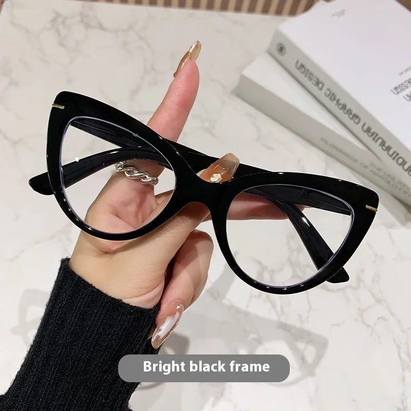 Women's cat's eye reading glasses with dragon and phoenix decoration on large frame